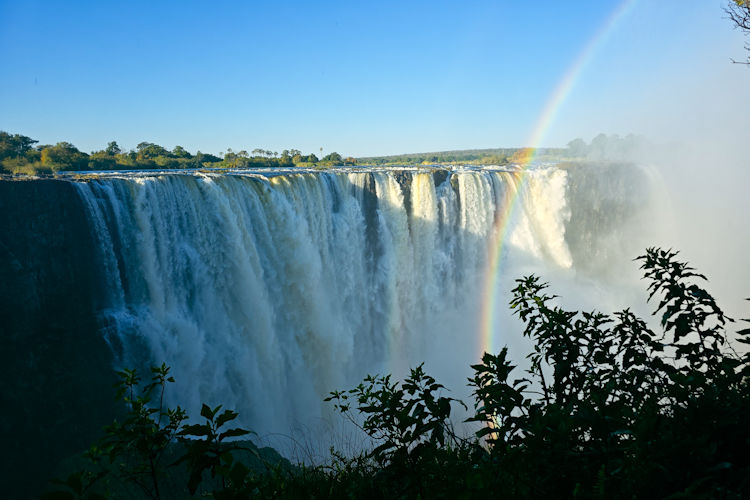 Victoria Falls UNESCO Zambia Zimbabwe Zambezi River rainbow mist Mosi-oa-Tunya natural wonder