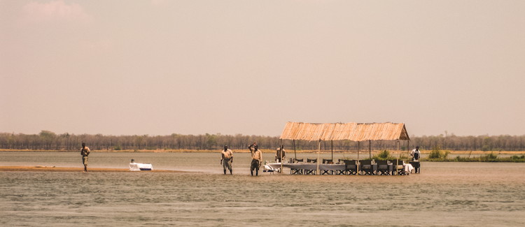 Mchenja Camp South Luangwa Zambia guide Levy Mfuwe Beechcraft 1.5 hour flight Nicky Searle educational