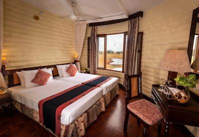Classic Sarova en-suite guest rooms