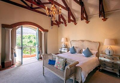 Large and luxurious villa suites