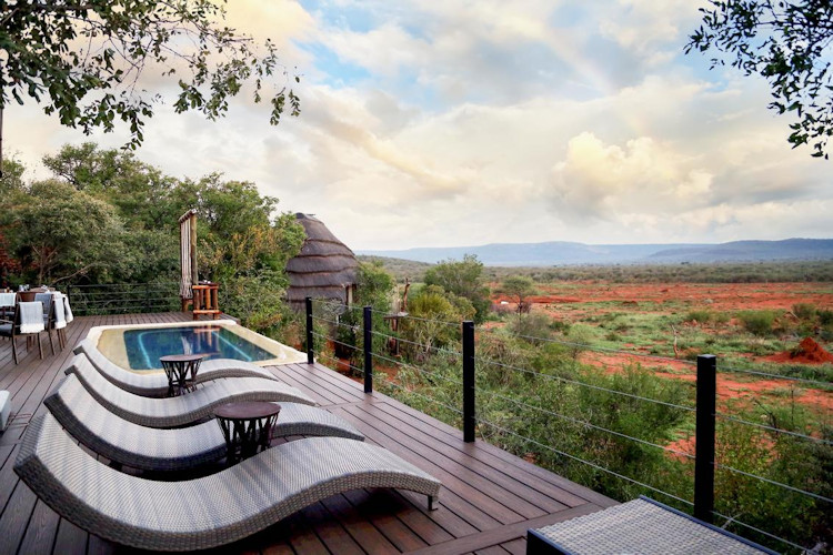 5-best-lodges-in-madikwe-game reserve-madikwe-hills.jpg A beautiful photographof Madikwe Hills Private Game Lodge, highlighting its luxury and natural surroundings.