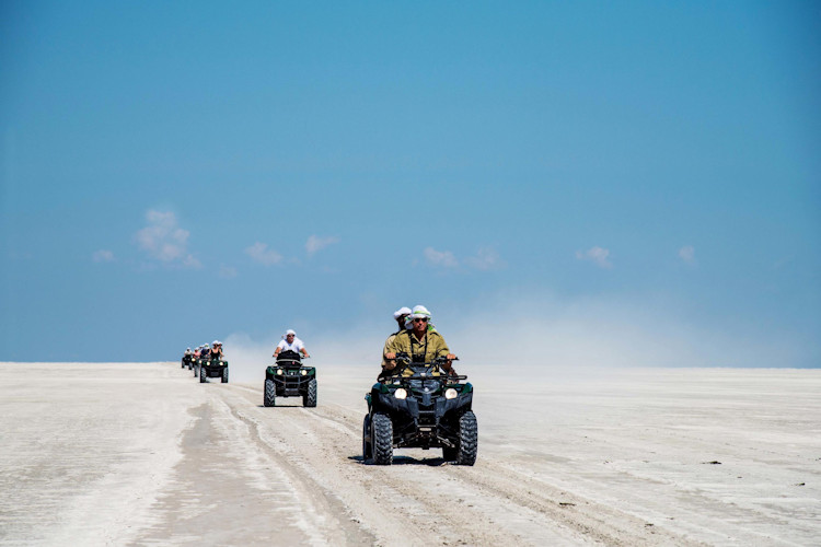 Top family safari destinations Botswana Okavango Delta Chobe Moremi Makgadikgadi activities