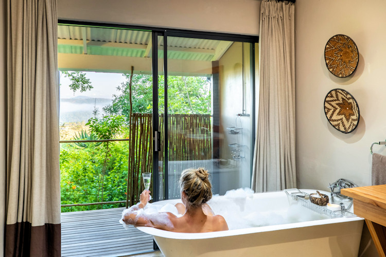 Fugitives Drift Lodge accommodation 10 rooms en-suite private veranda Buffalo River Gorge views KwaZulu-Natal