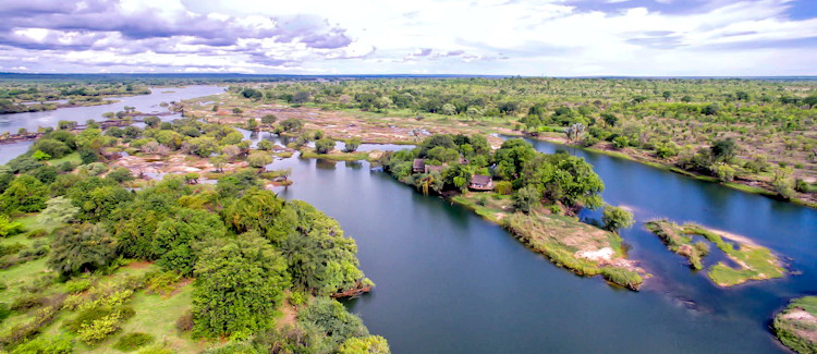 Zambezi River Zambia fourth longest Africa canoeing rafting fishing Lower Zambezi Mana Pools Victoria Falls