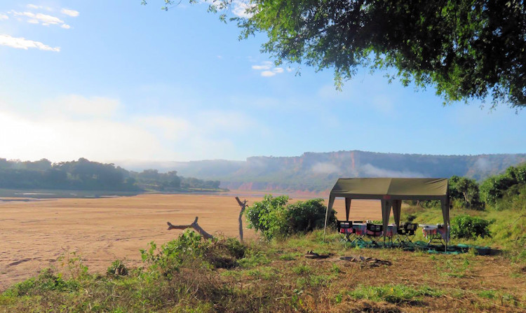 Gonarezhou National Park Zimbabwe Chilo Gorge Safari Lodge Save River Chilojo Cliffs elephants