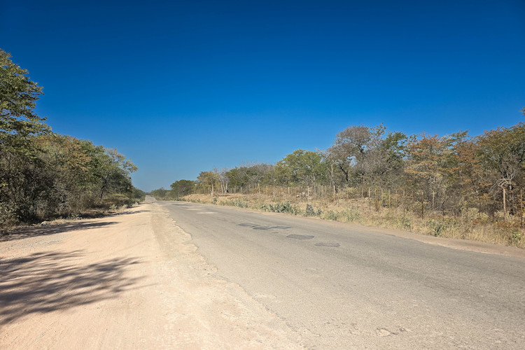 Planning Zimbabwe safari budgeting accommodation logistics dry season May October tips