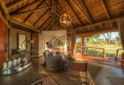 Bedrooms with views out over the Moremi