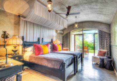 Air-conditioned safari suites