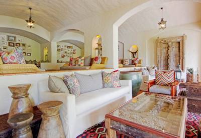 Central guest lounge area