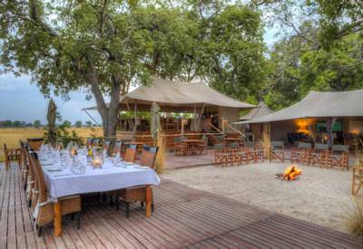 Central dining area with outstanding vistas