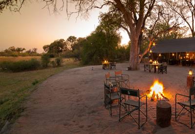 Outdoor fire pit