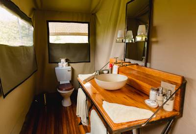 Small en-suite bathrooms