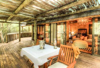 Private outdoor viewing deck