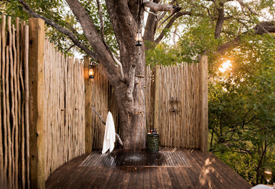 Stunning outdoor shower options