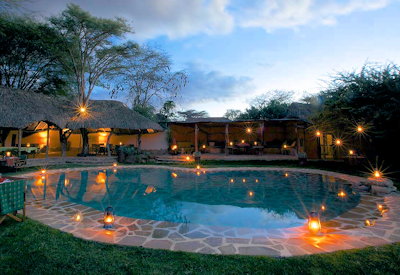 The perfect swimming pool at night
