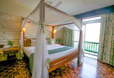 Comfortable hotel type safari rooms