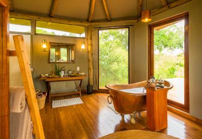 Tented suite with copper bath