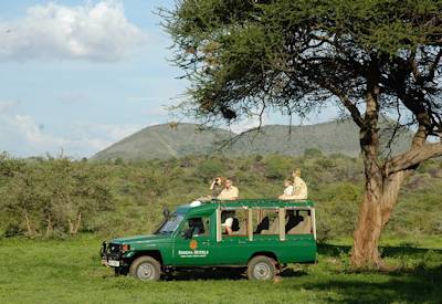 Game drives in the Tsavo West National Park