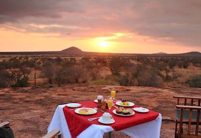 Sunset drinks and sundowners in the Tsavo West