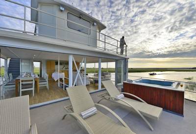 Chobe National Park views and spa bath