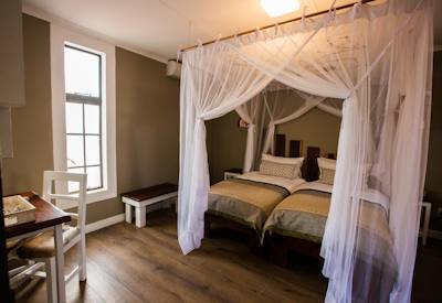 Large en-suite twin room terrace accommodation
