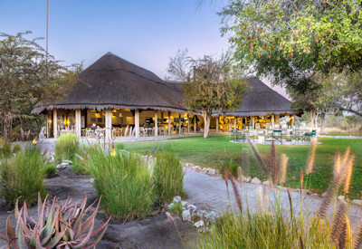 Mushara with a great location offers excellent food