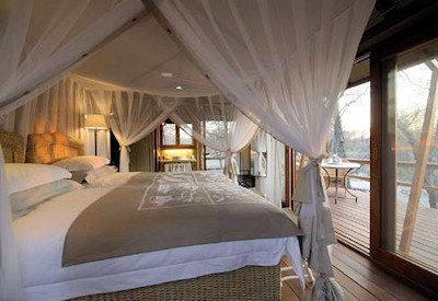 Excellent bedrooms with air conditioning and laundry service