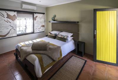 65 classic suites and rooms