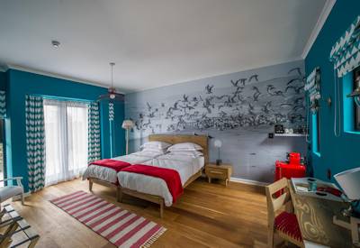 En-suite bedrooms and twin beds downstairs