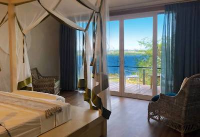 Stunning vistas and laundry service