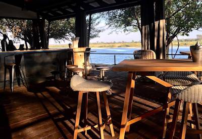 Property amenities include the Zambezi bar area
