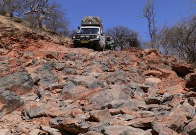 Kaokoland 4x4 safari van Zyl's Pass Marienfluss Valley Palmwag Lodge Namibia camping