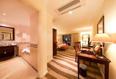 Kigali Serena Hotel en-suite luxury suite air conditioning Kigali CBD Rwanda