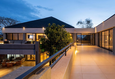 Akagera Game Lodge classic luxurious Mantis presidential balcony suite Rwanda