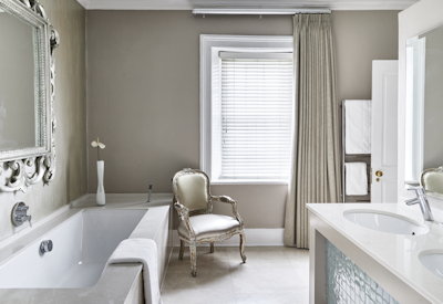 En-suite bathrooms with baths