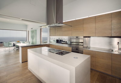 Full kitchen with walk in cold room
