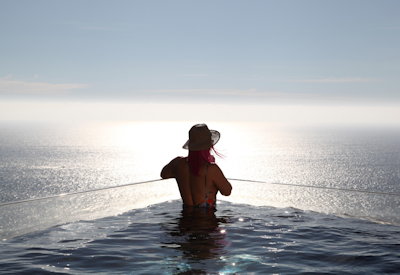 Private chef, private cinema and swimming pool