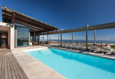 Expansive deck at Grootbos Villas overlooking the natural surroundings