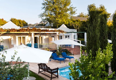 A country house with a garden setting at Majeka