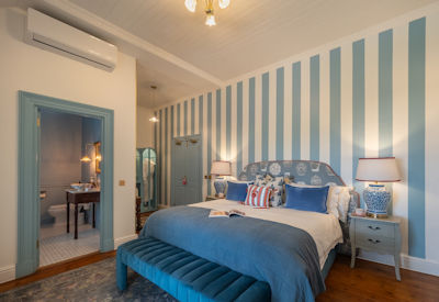 Tintswalo Summer House swimming pool and sundeck overlooking False Bay Glencairn boutique hotel Cape Peninsula