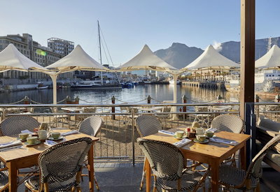 Views of the harbour and Table Mountain