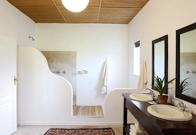 Beautifully appointed en-suite bathroom at The Elephant House Addo Elephant National Park