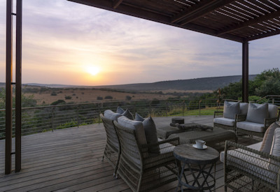 Shamwari Sarili Lodge elevated above sweeping Eastern Cape grassy plains and Bushman's River