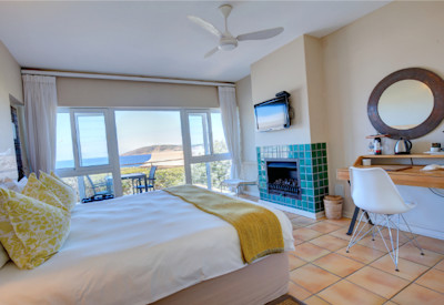 Rooms with fireplace at guest house