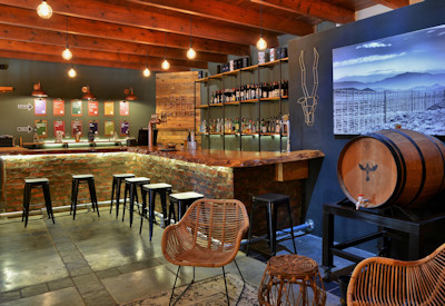 Dining area with à la carte menu