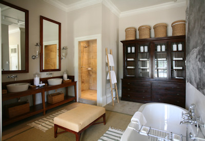 En-suite bathrooms in the Manor House