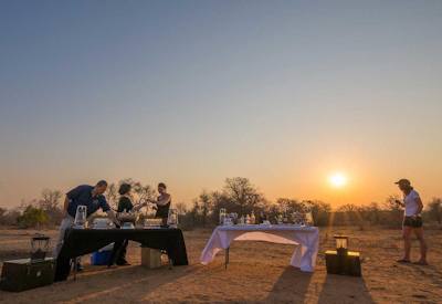 Walking safaris on foot in the Klaserie