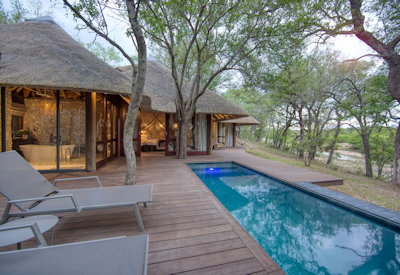 Dulini Leadwood main lodge and pool