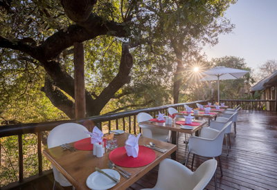 Open air viewing and dining deck