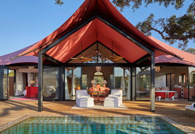 Private heated plunge pool